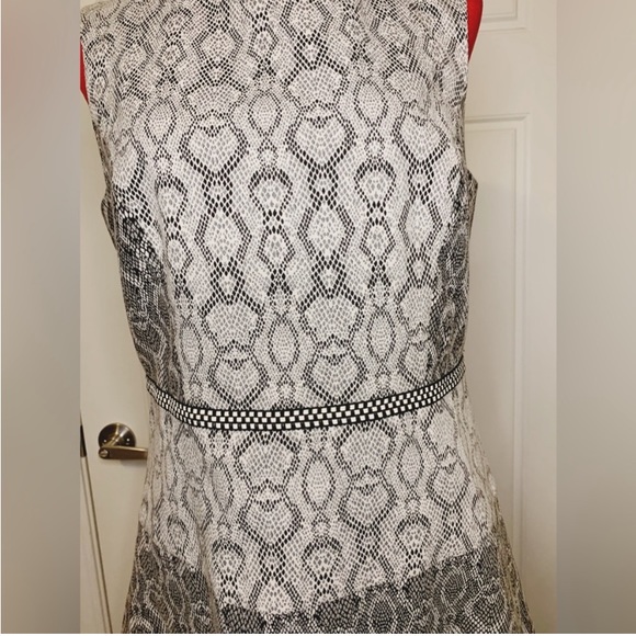 BELLE BADGLEY MISCHKA PRINTED SLEEVELESS DRESS - Picture 6 of 14